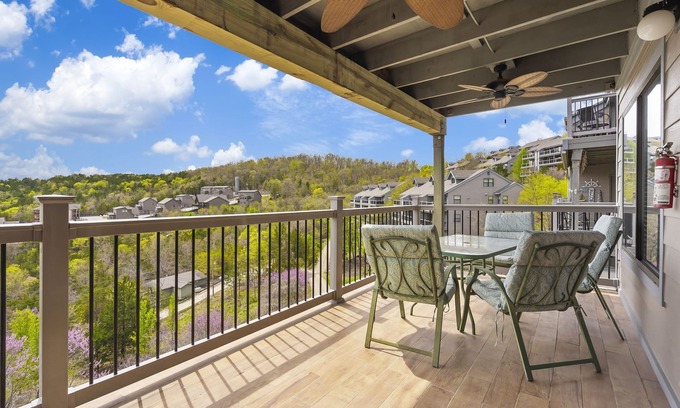 Indian Point Condo | Labor Day Open! Newly Updated Condo! Beautiful Lake View-Great Location!