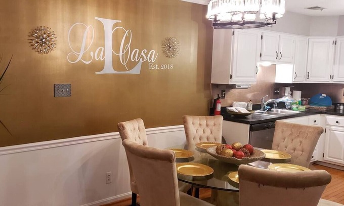 Waldorf House | LaCasa near MGM/National Harbor