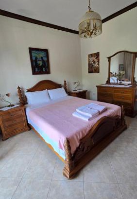 Thasos Town Apartment | Lace Elegance