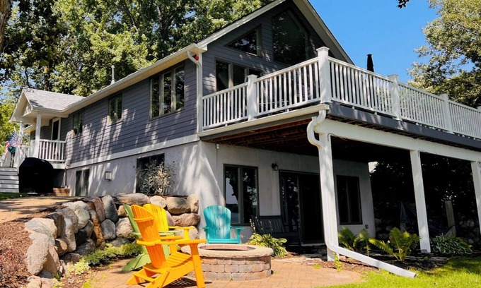 Annandale Cabin | LACE LEAF CABIN - four bedroom, updated luxury lakefront getaway on Cedar Lake