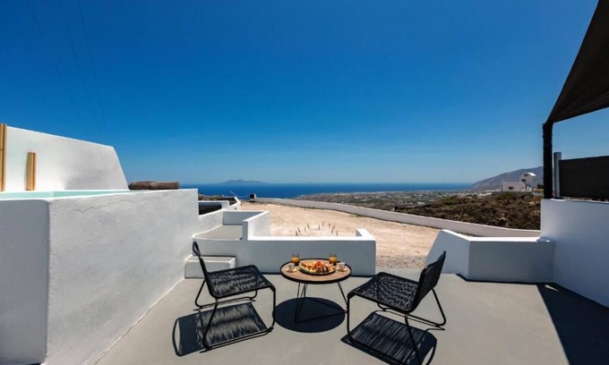 Vourvoulos Apartment | Lackos Luxury Suites