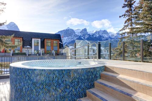 Canmore Hotel | Lady MacDonald Country Inn