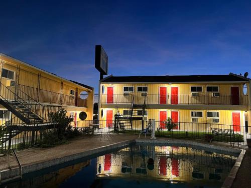 Johnson City Hotel | Ladybird Inn