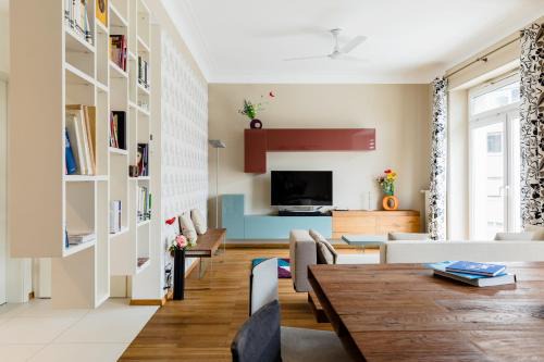 Ville Haute Apartment | Lago Welcome Place d'Armes I