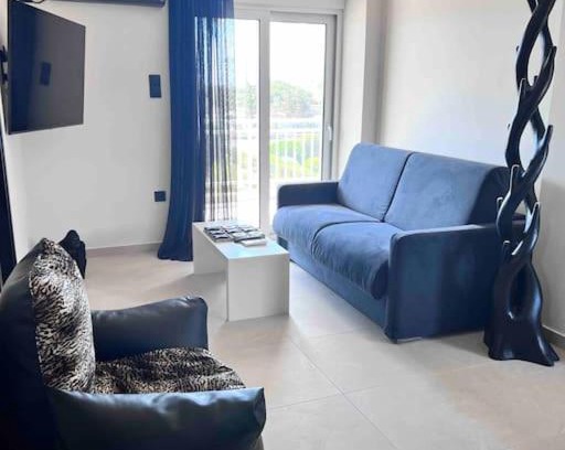 Lagonissi Apartment | Lagonisi 2 bedroom luxury Apartment by the sea!