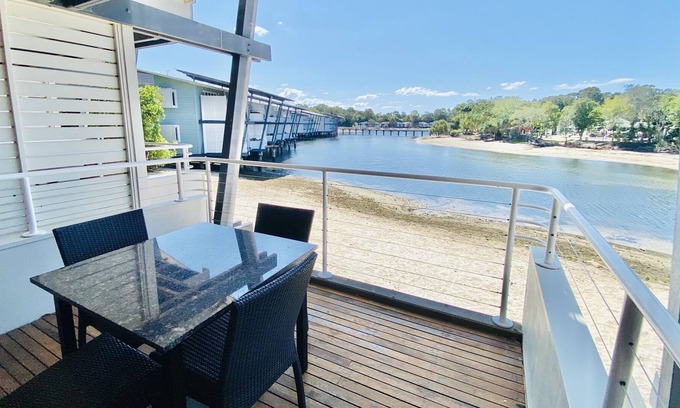 Gold Coast Apartment | Lagoon View 1 bed Sleeps 4 - Couran Cove Resort (Wheelchair Accessible)