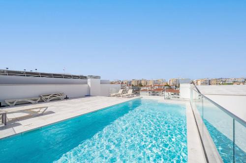Lagos Apartment | Lagos Modern 2 With Pool by Homing