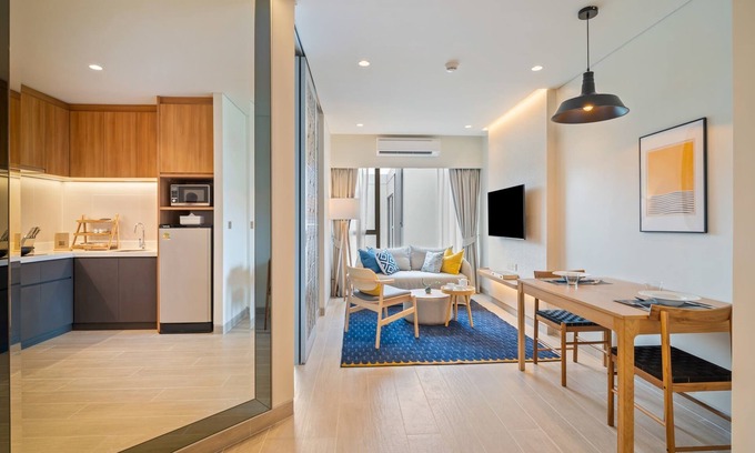 Bang Tao Condo | Laguna Lakeside Residences 1BR B5 Lake side