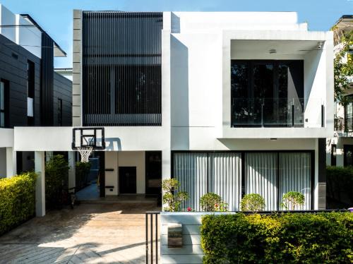 Laguna Villa | Laguna Park 4 Bedrooms Villa by NLA