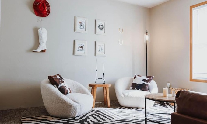 Lincoln House | Laid-back - Industrial Chic - Game room