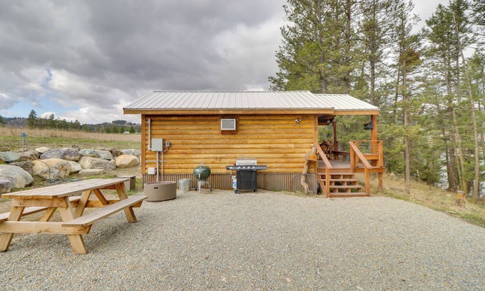 Kalispell Apartment | Lake Access, Deck: Rustic Retreat in Kalispell!