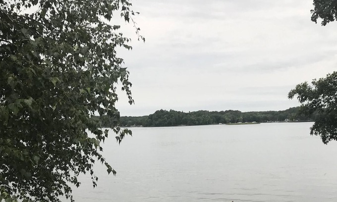 Cushing Cabin | Lake Alexander cabin with hot tub!