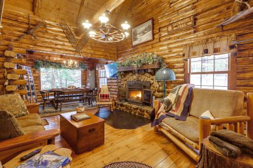 Lake Luzerne House | Lake and Beach Access at Lake Luzerne Cabin!