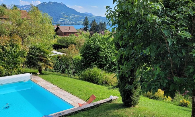 Veyrier-du-Lac Villa | Lake Annecy magnificent new villa standing in front of the lake with stunning vi