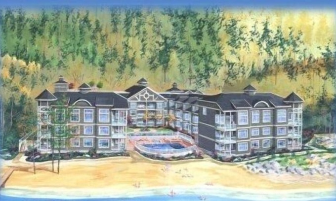Sicamous Condo | Lake/Beachfront Mara Lake Condo