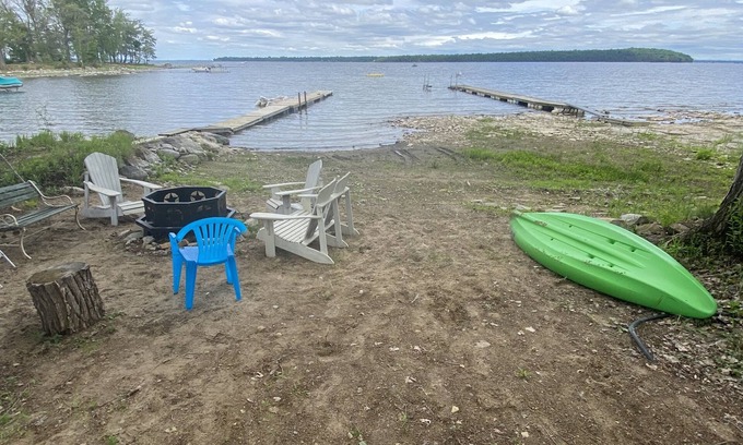 Town of Beekmantown Cottage | Lake Champlain Waterfront, beach, quiet private road