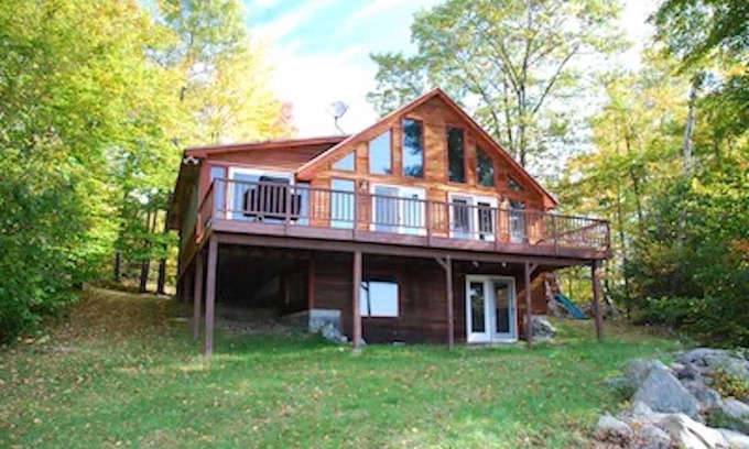 Bryant Pond House | Lake Christopher Chalet - Lake and Ski Getaway