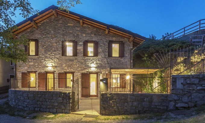 Castiglione d'Intelvi House | Lake Como - Villa with whirlpool between luxury and nature.