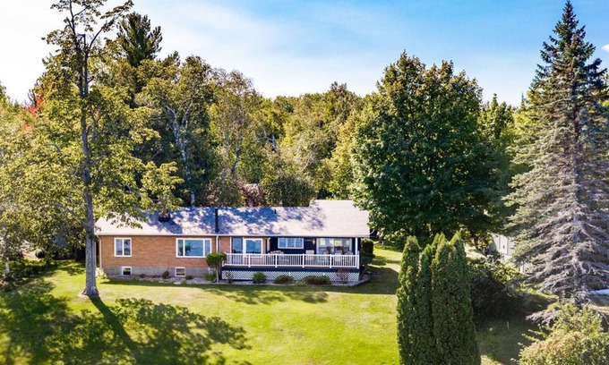 Duluth House | Lake Cottage on recreational lake 15 minutes from Duluth 30 minutes from N Shore