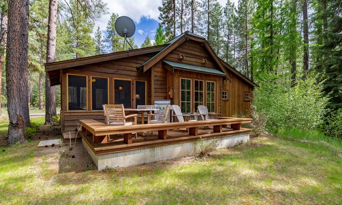 Camp Sherman Cabin | Lake Creek Lodge