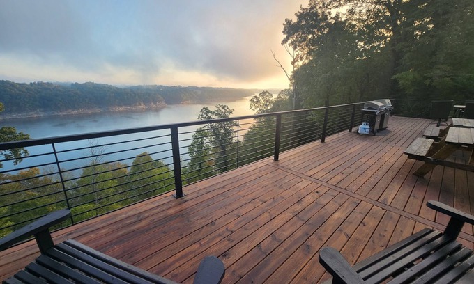Sloans Valley House | Lake Cumberland Luxury #2! Amazing Lake views, hot tub, fire pit!