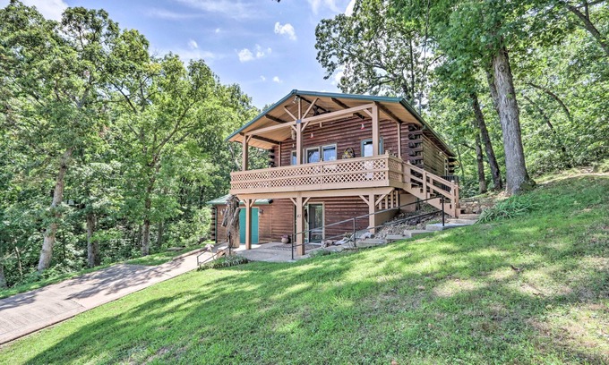 Climax Springs Cottage | Lake Days & BBQ Fun: Climax Springs Retreat!