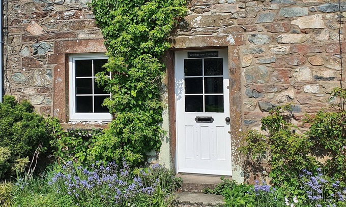 Holmrook House | Lake District cottage with beautiful fell views