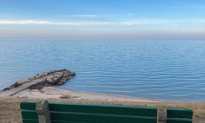 Mitiwanga Cottage | Lake Erie Escape! Lake Views, Private Beach, 20 min to Cedar Point + Jet Express