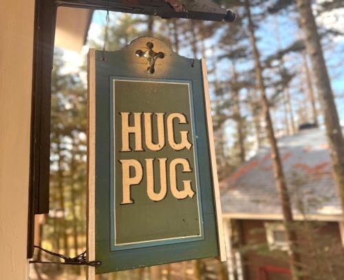 Yamanakako House | LAKE FOREST hug pug