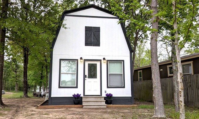 Quitman Cabin | Lake Fork Luxury and Leisure. 2 story cabin in gated resort. Many amenities!