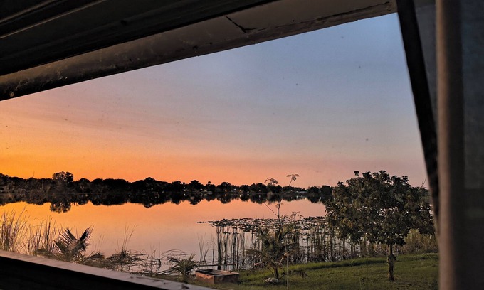 Winter Haven House | Lake Front: Charming 3-bedroom house with WiFi and AC in wonderful Winter Haven