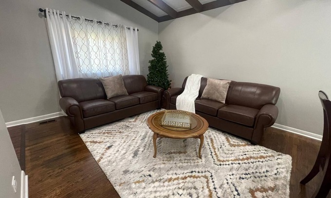 Lombard House | Lake Front, cheerful, Cozy, Modern Home