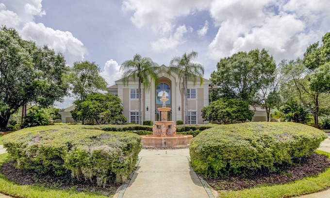 Cheval House | Lake Front Cheval executive mansion