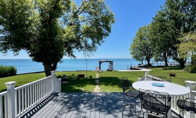 Anchorville House | Lake Front completely updated 3 bedroom 2 bath house