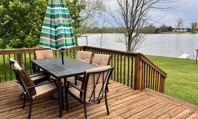 Northwest House | Lake Front Cottage with pontoon available for rent