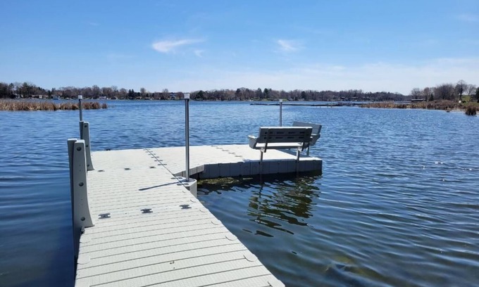 Lindstrom House | Lake front-Fishing-Snowmobile Trails Nearby!