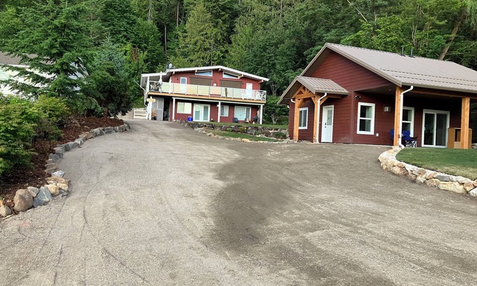 Blind Bay House | Lake Front Home & Cottage, Family Friendly, Private Beach, Dock and Buoy