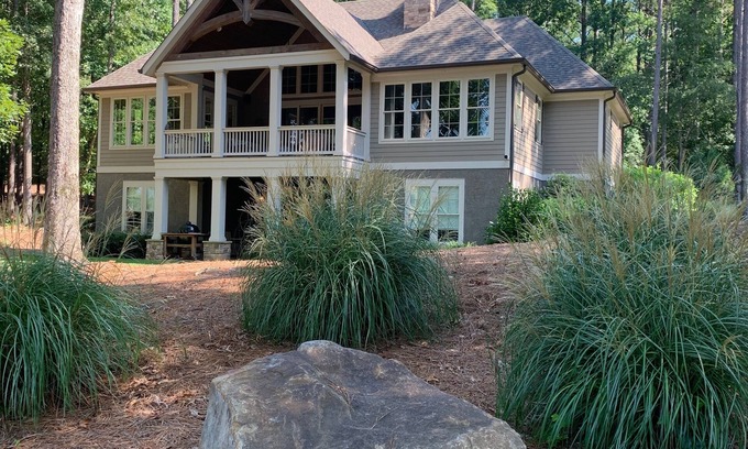 Reynolds Landing House | Lake front home in Reynolds Lake Oconee. Available Masters week.