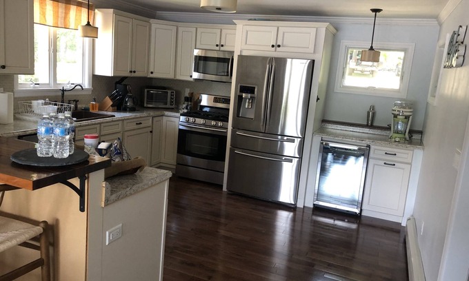 Hewitt House | Lake front home on Greenwood Lake
