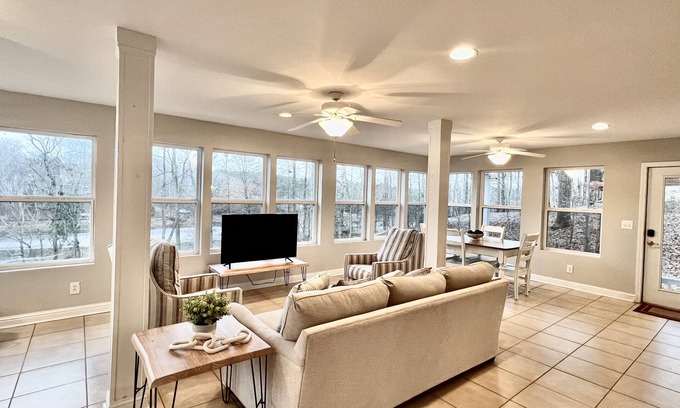 Wedowee Cottage | Lake front house near town and restaurants, paved road , year round water & dock