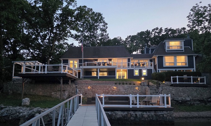 Linn Creek House | Lake Front House ~ Private Dock/Hot Tub/Game Room/Beach