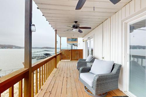 Lake Ozark Apartment | Lake Front Lookout