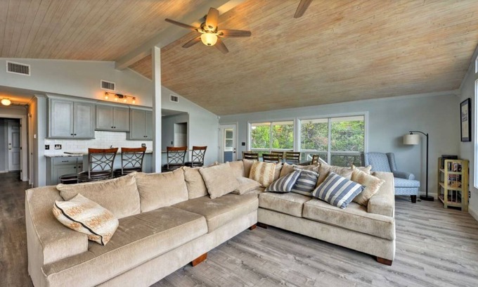 Brownwood House | Lake Front Paradise, with Spectacular views!