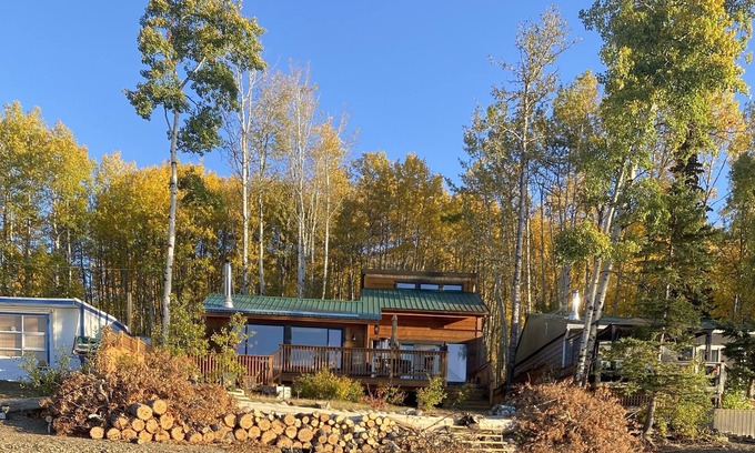 Moberly Lake Cottage | Lake front property