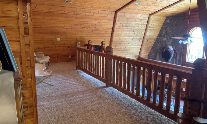 New London House | Lake Front Property on Badin Lake