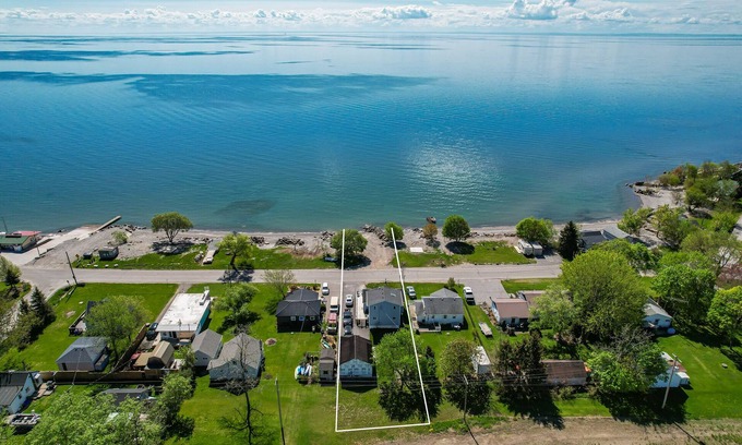 Lowbanks House | Lake Front Retreat with boat access and private beach