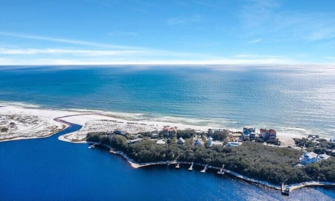 Santa Rosa Beach House | Lake front, with Gulf View! Perfect for large groups! 10 min walk to beach.