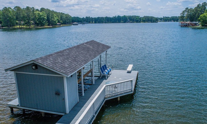 Henrico House | LAKE FRONT WITH GORGEOUS VIEWS & SPACIOUS BACKYARD + LOTS OF AMENITIES