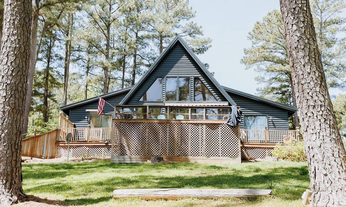 Henrico House | Lake Gaston A Frame- Private Beach & dock