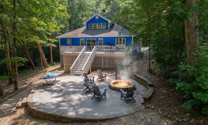 Macon House | Lake Gaston Lyons creek 3 bedroom plus bunkbed loft 2 bathroom sleeps 10-12
